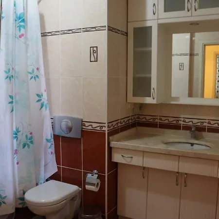 Astonishing With Private Pool And Jacuzzi In Foca, Villa